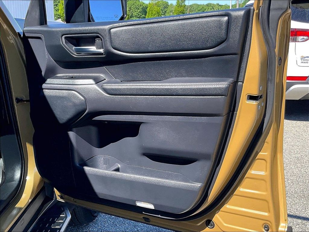 2025 Toyota Land Cruiser — photo 12