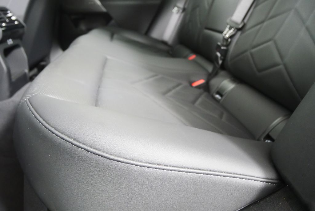 Thumbnail: 2025 BMW 5 Series - 13