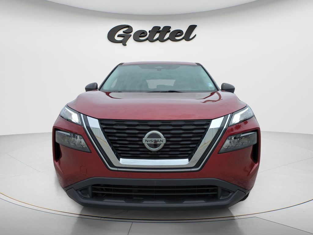 Used 2021 Red Nissan S image 2