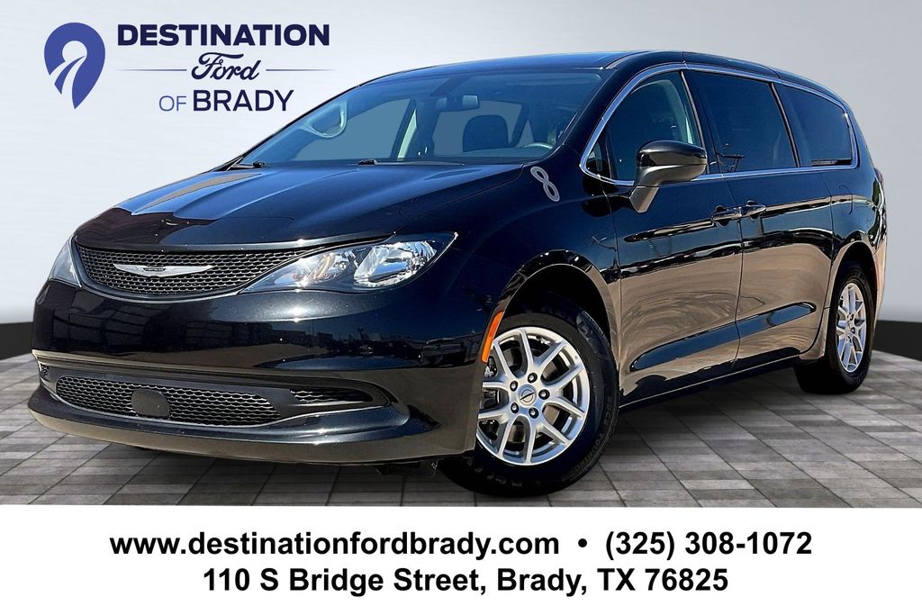 2022 Chrysler Voyager LX FWD