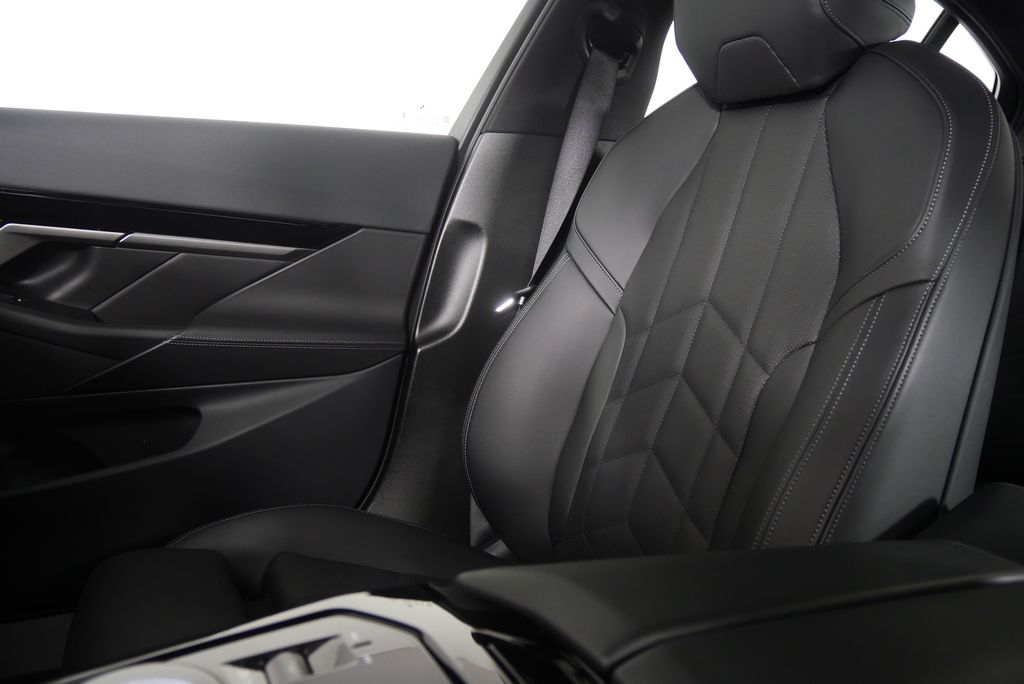 Thumbnail: 2025 BMW 5 Series - 29