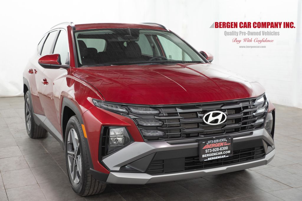 Ultimate Red 2025 Hyundai Tucson SEL FWD SUV / Crossover Front-Wheel Drive 8-Speed Automatic