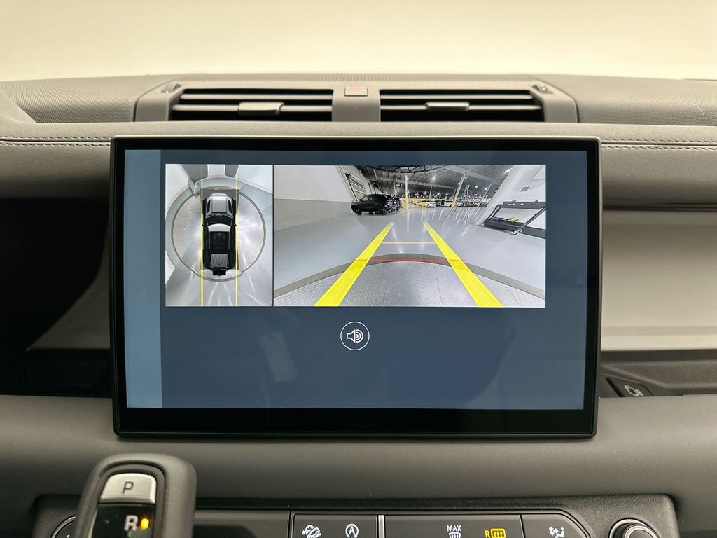 Thumbnail: 2025 Land Rover Defender - 28