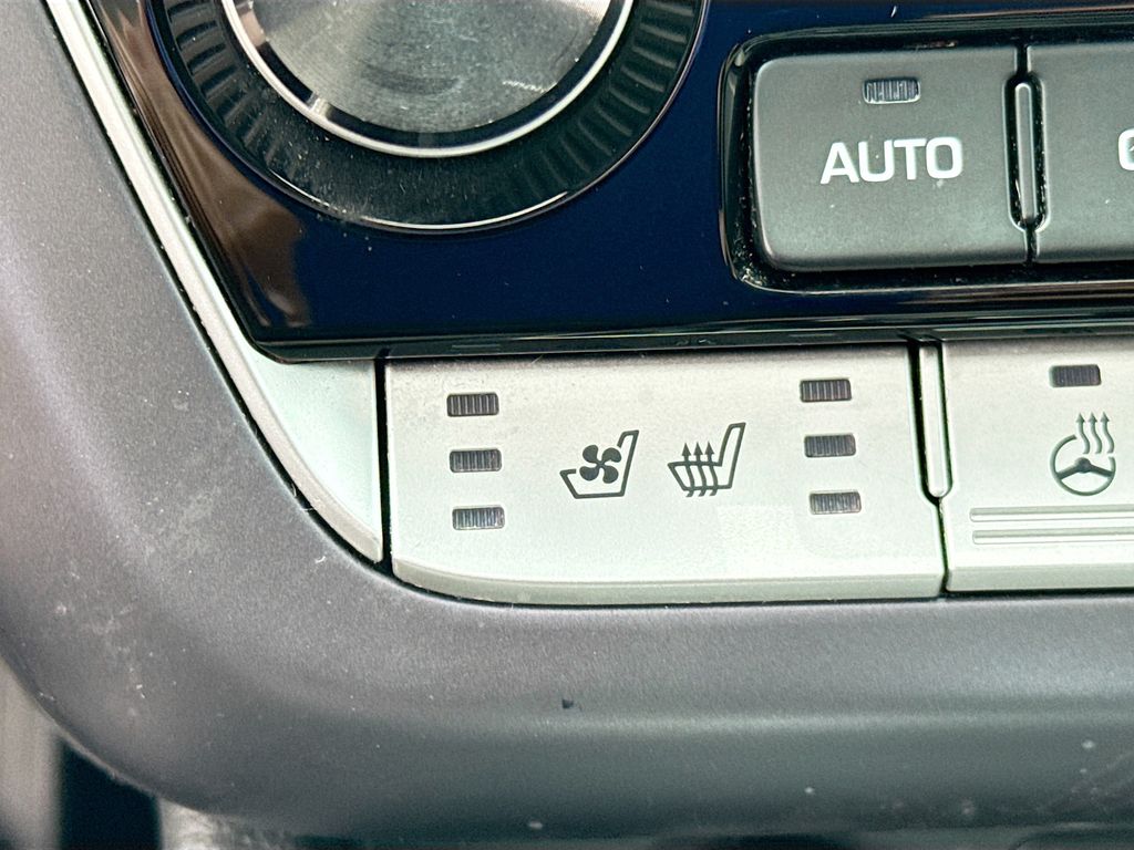 2019 Hyundai Sonata Limited 19