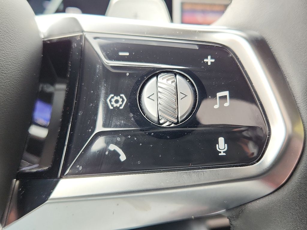 Thumbnail: 2024 BMW 7 Series - 23