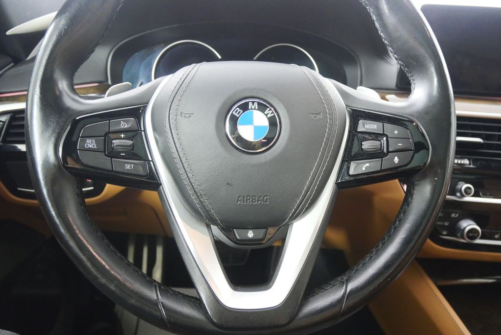 Thumbnail: 2018 BMW 6 Series - 21