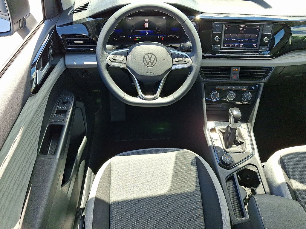 2023 Volkswagen Taos — photo 12