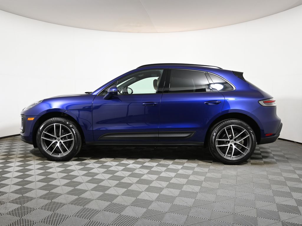 Thumbnail: 2025 Porsche Macan - 2