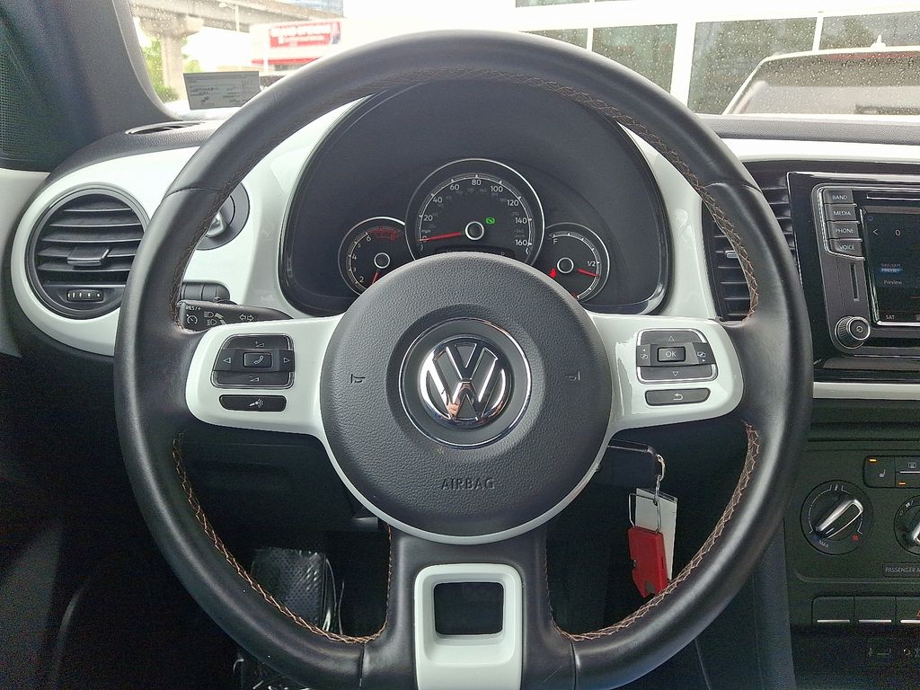 2017 Volkswagen Beetle S 17