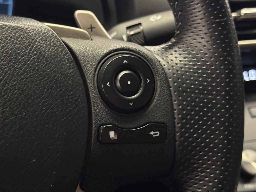 2015 Lexus IS 250 photo 21
