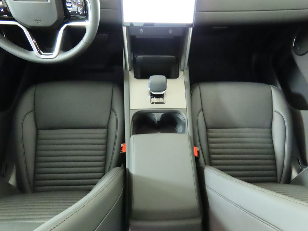 Thumbnail: 2024 Land Rover Discovery Sport - 17