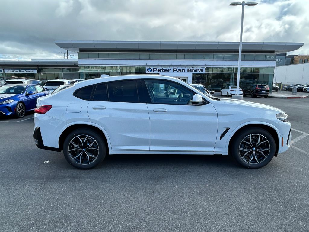 Thumbnail: 2025 BMW X4 - 6