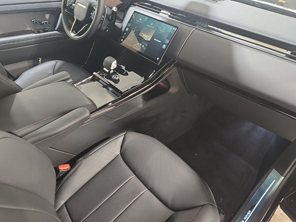 New 2026 Black Land Rover Dynamic SE image 25