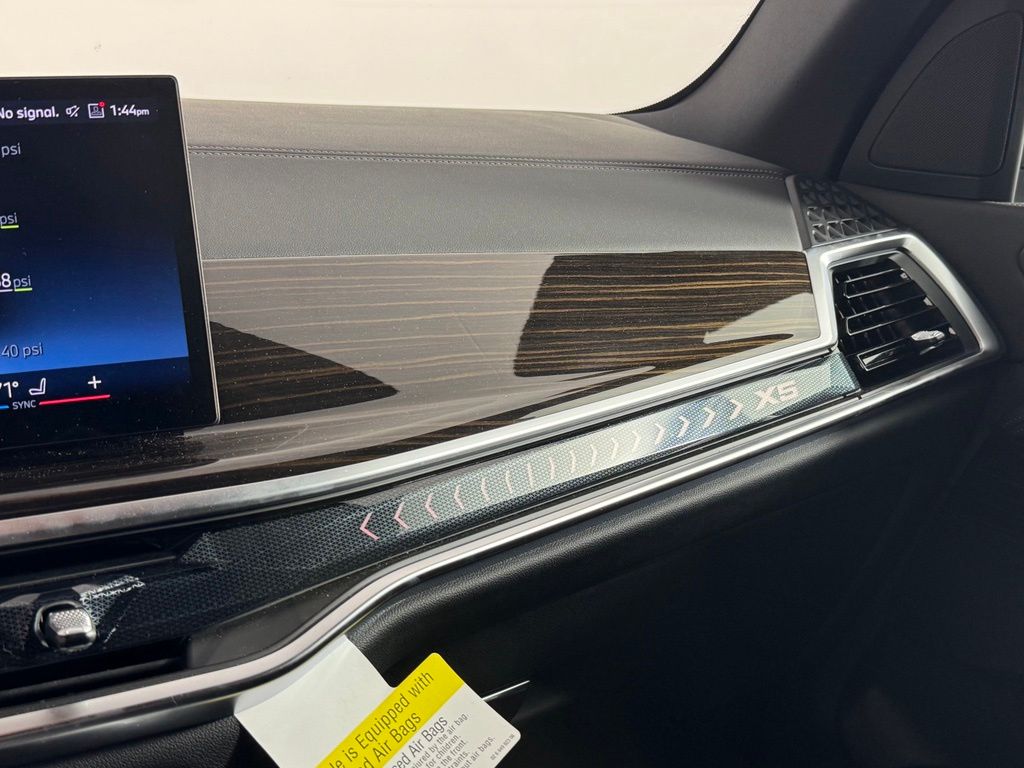 Thumbnail: 2026 BMW X5 - 25