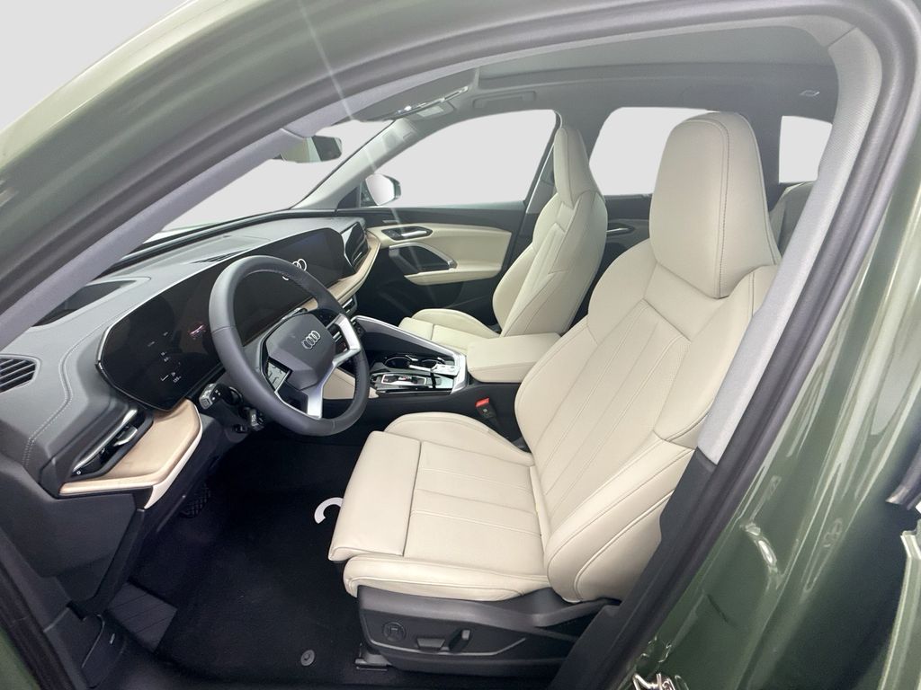 Thumbnail: 2025 Audi Q5 - 18