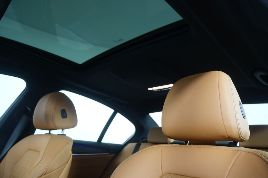 Thumbnail: 2023 BMW 5 Series - 11