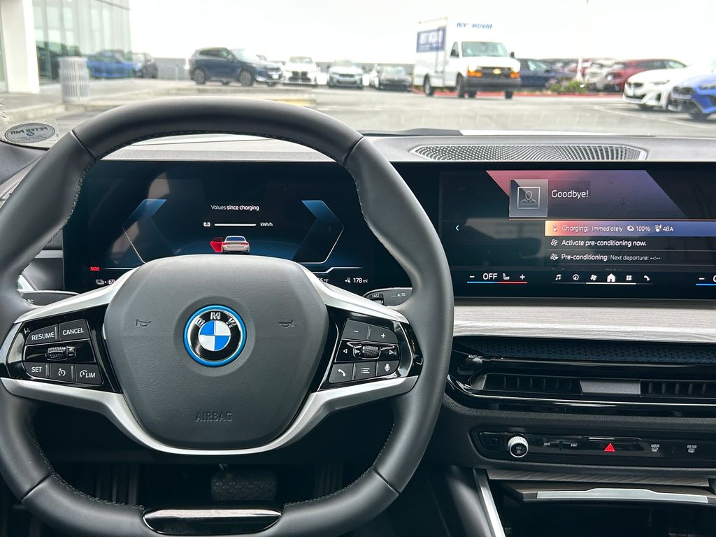 Thumbnail: 2025 BMW i4 - 17