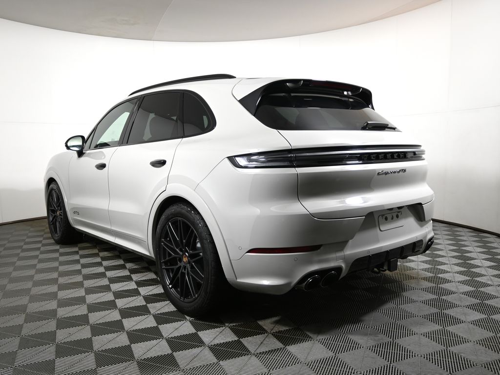 Thumbnail: 2026 Porsche Cayenne - 3