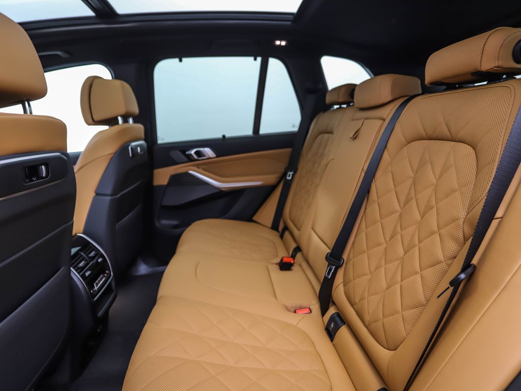 Thumbnail: 2026 BMW X5 - 21