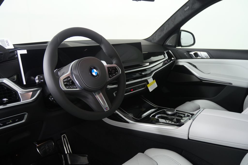Thumbnail: 2027 BMW X7 - 12