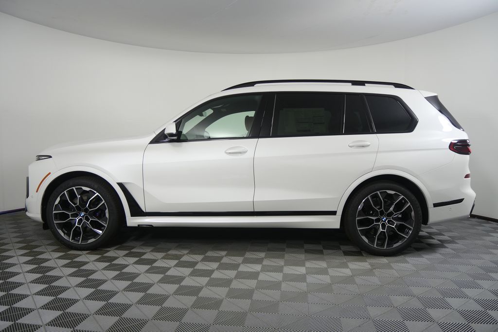 Thumbnail: 2026 BMW X7 - 6