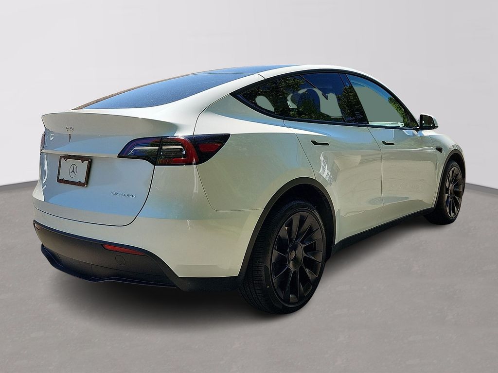Thumbnail: 2023 Tesla Model Y - 4