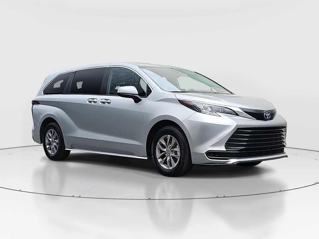 Used 2025 Toyota Sienna Van