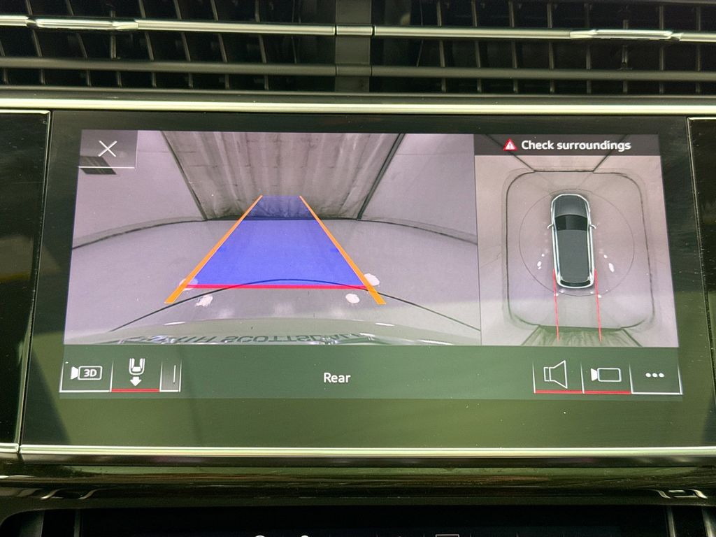 Thumbnail: 2023 Audi Q7 - 15