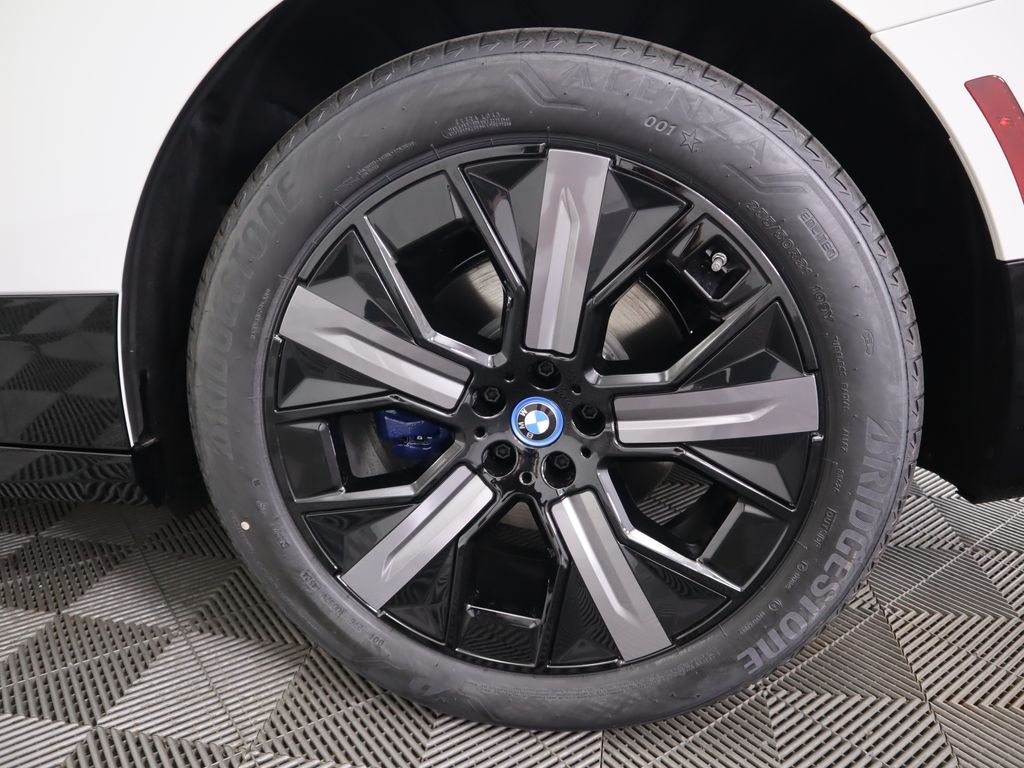 2025 BMW iX xDrive50 31