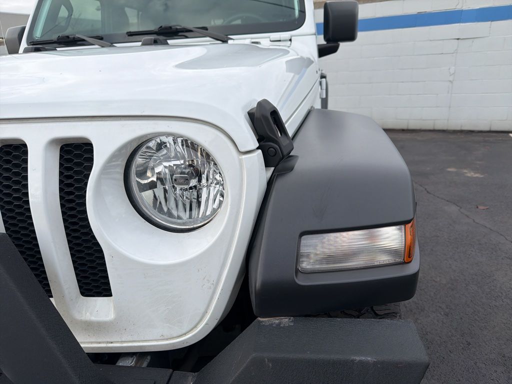 Thumbnail: 2021 Jeep Wrangler - 9