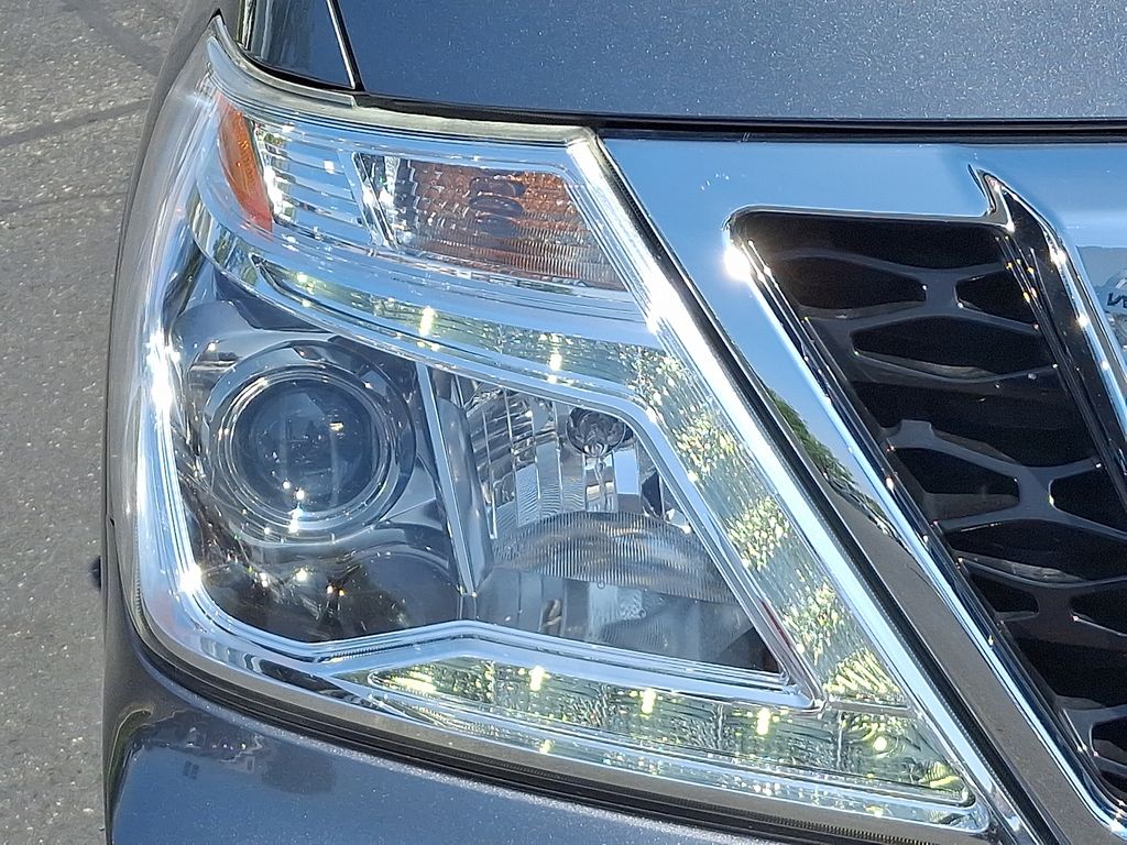 Thumbnail: 2018 Nissan Armada - 9