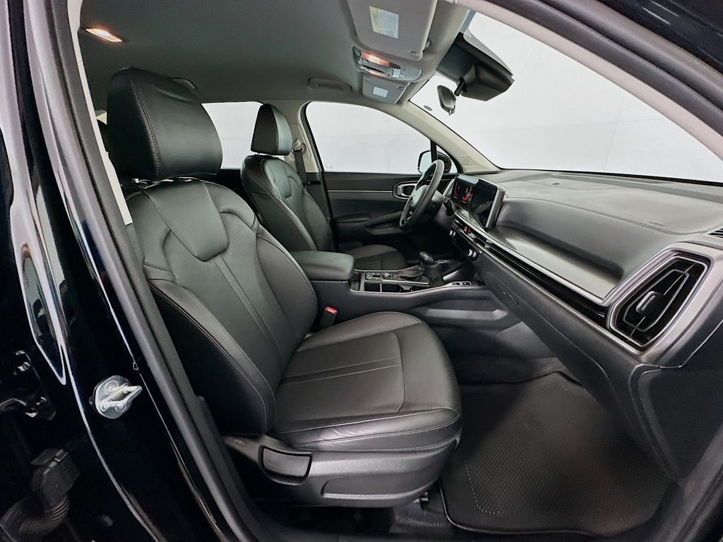 Thumbnail: 2025 Kia Sorento - 29