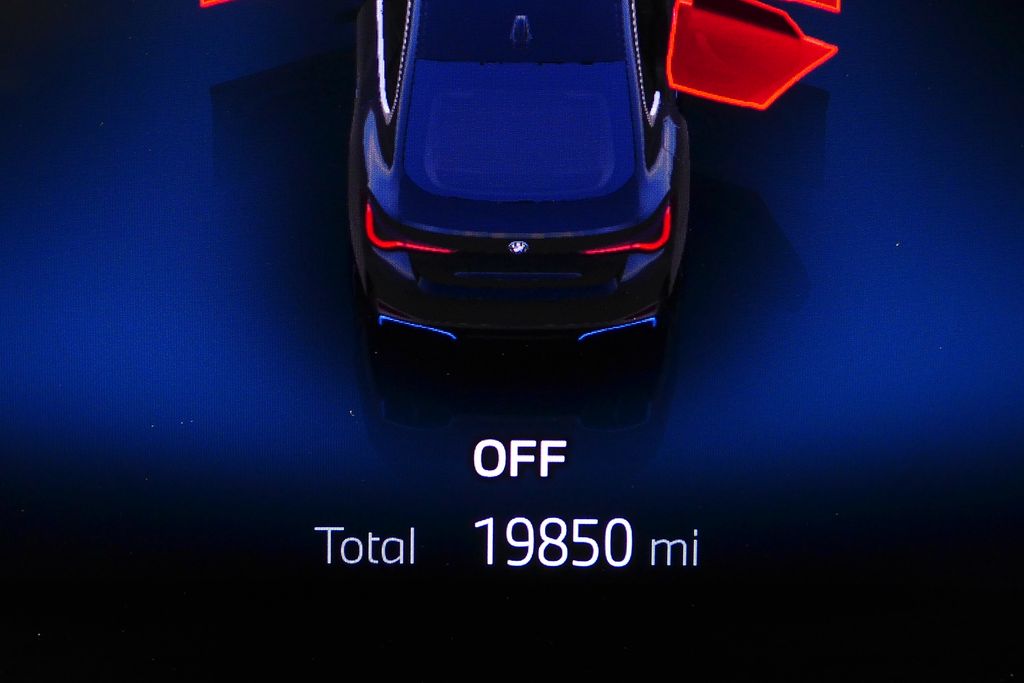 Thumbnail: 2024 BMW i4 - 32
