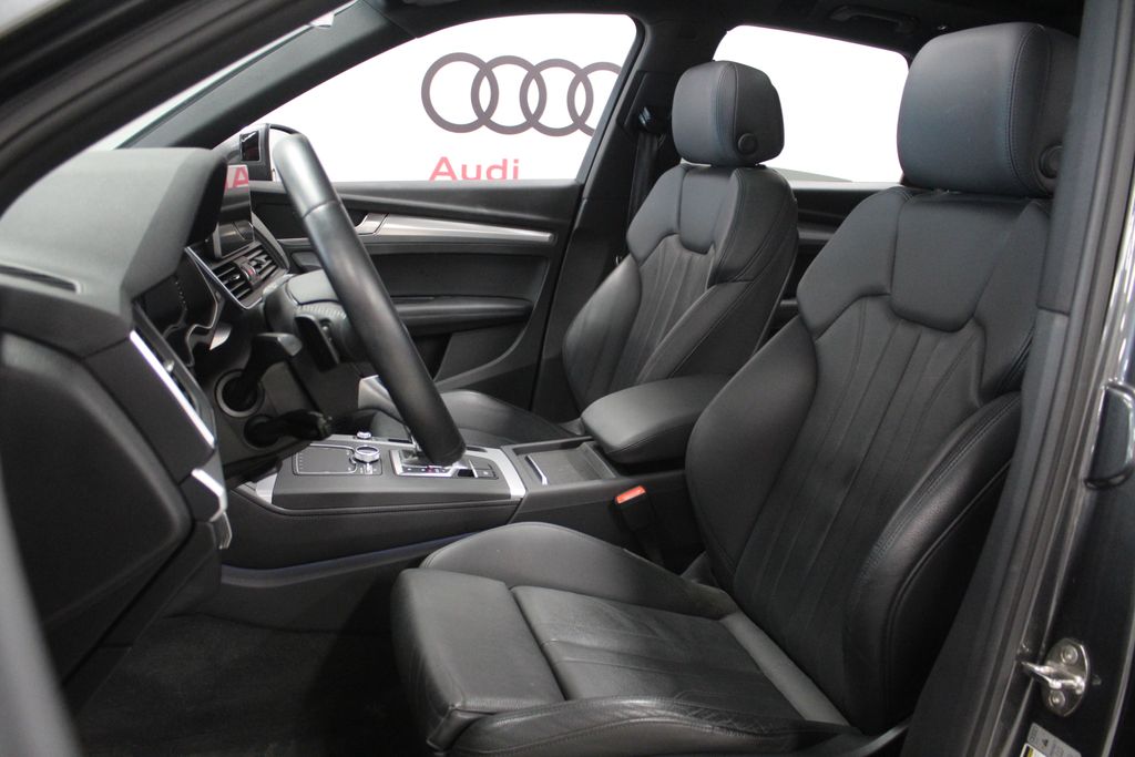 Thumbnail: 2020 Audi Q5 - 11