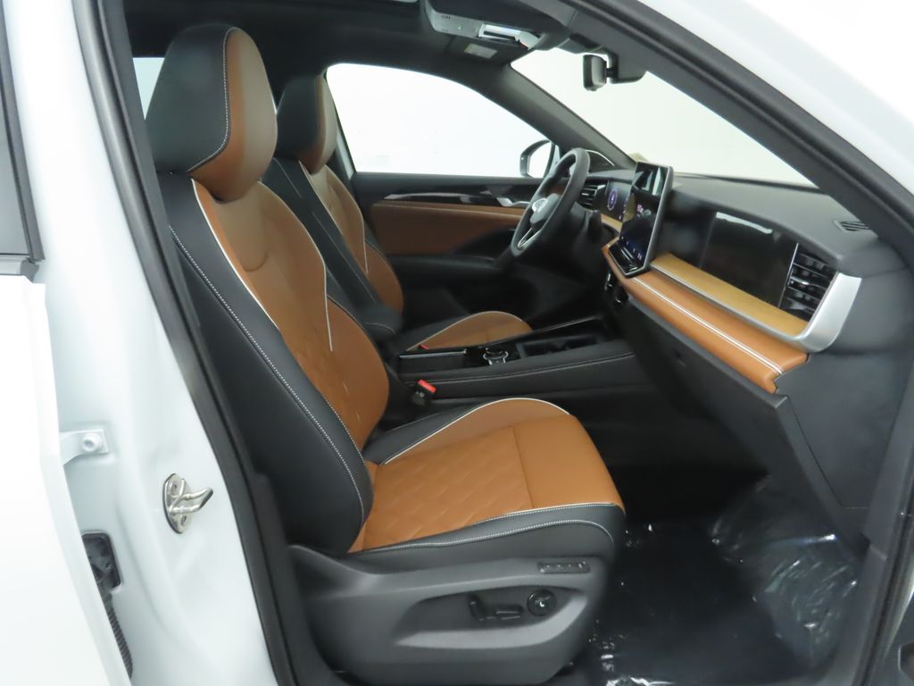 Thumbnail: 2025 Volkswagen Tiguan - 22
