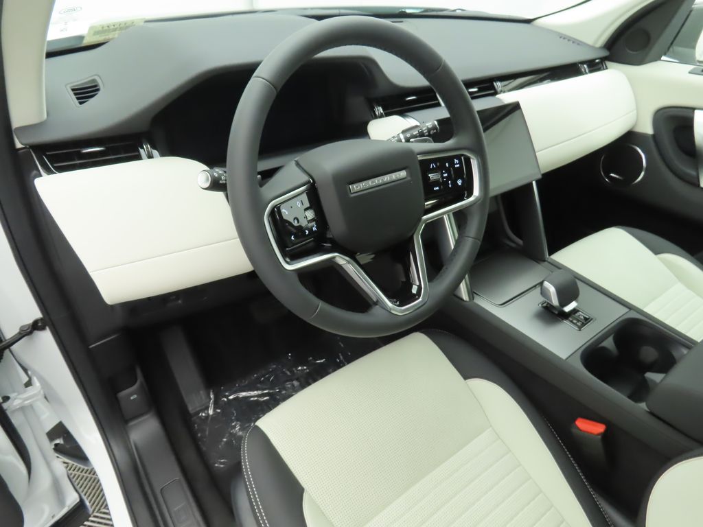 Thumbnail: 2025 Land Rover Discovery Sport - 9