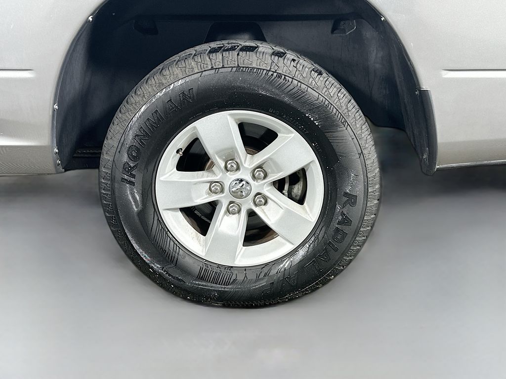 Used 2020 Silver Ram SLT image 33