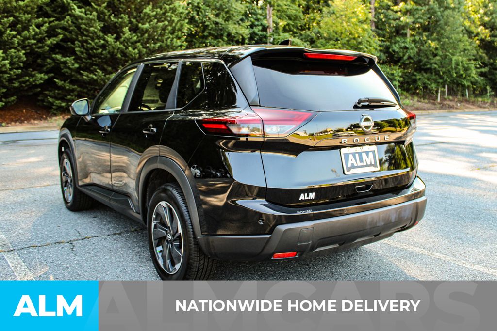 Used 2025 Black Nissan SV image 4