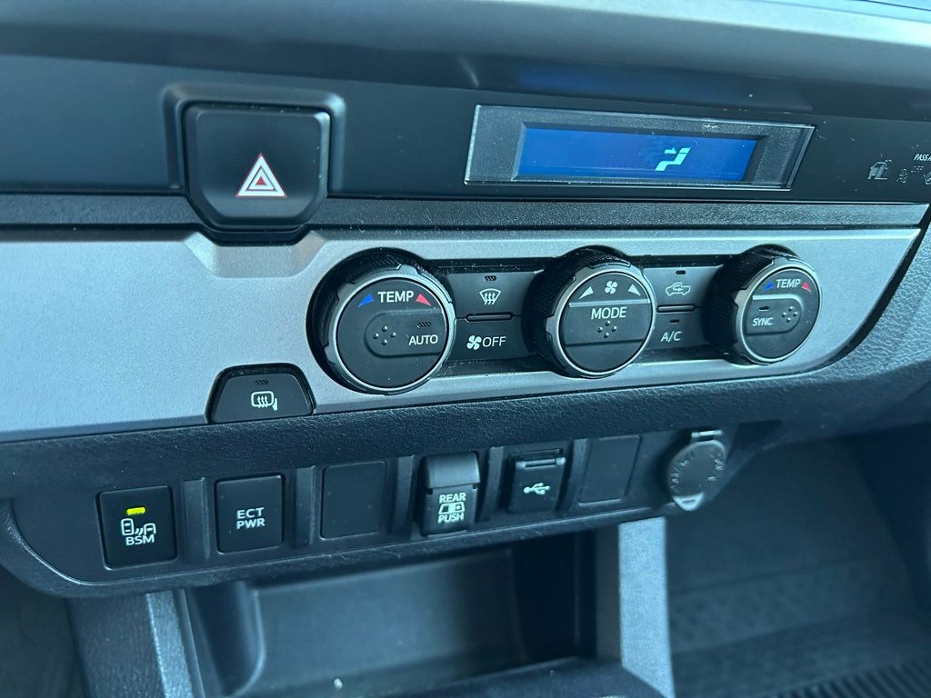 Thumbnail: 2022 Toyota Tacoma - 27