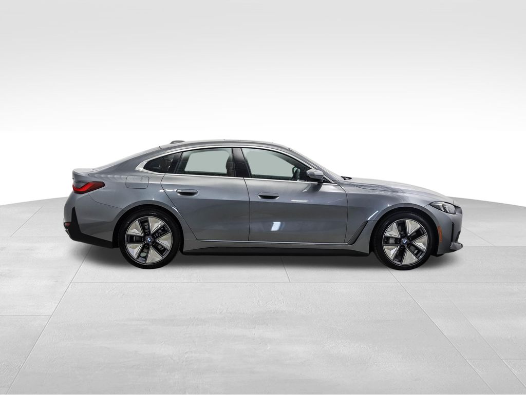 Thumbnail: 2026 BMW i4 - 6