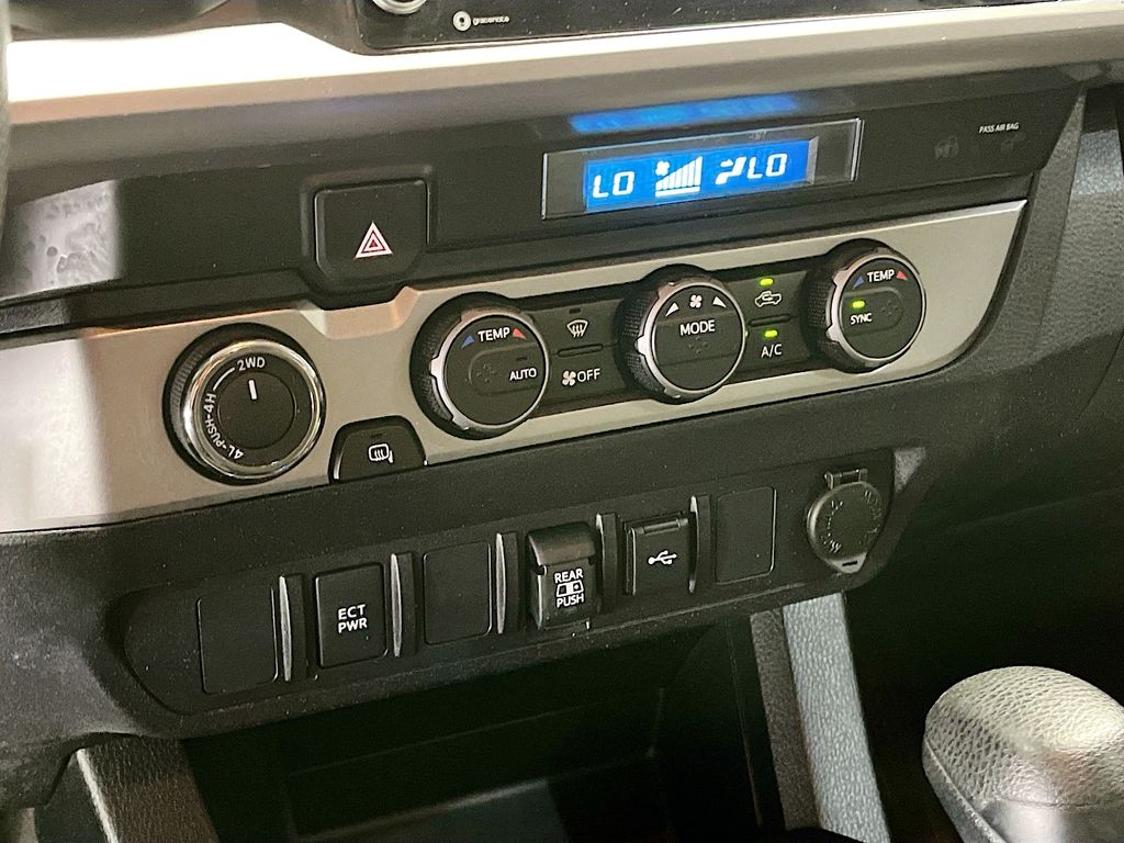 Used 2022 White Toyota SR5 image 15