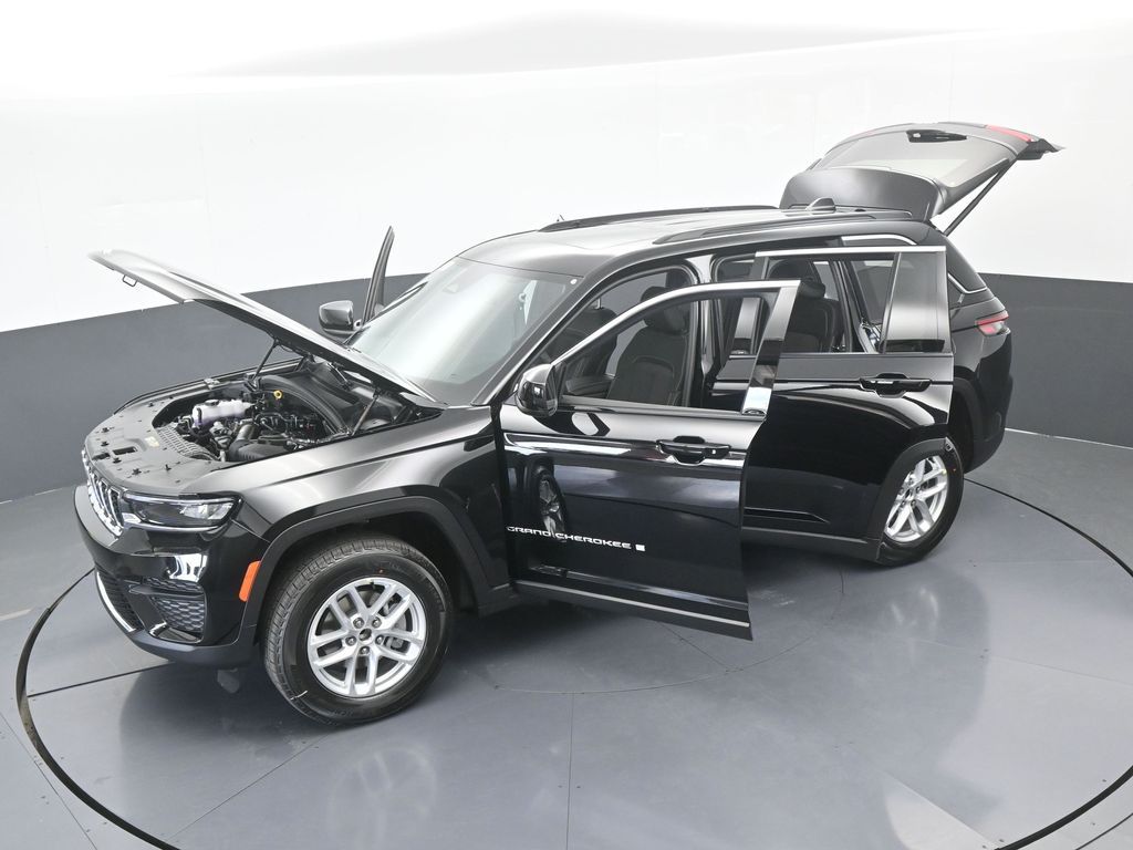 New 2026 Diamond Black Crystal Pearlcoat Jeep Laredo X image 62