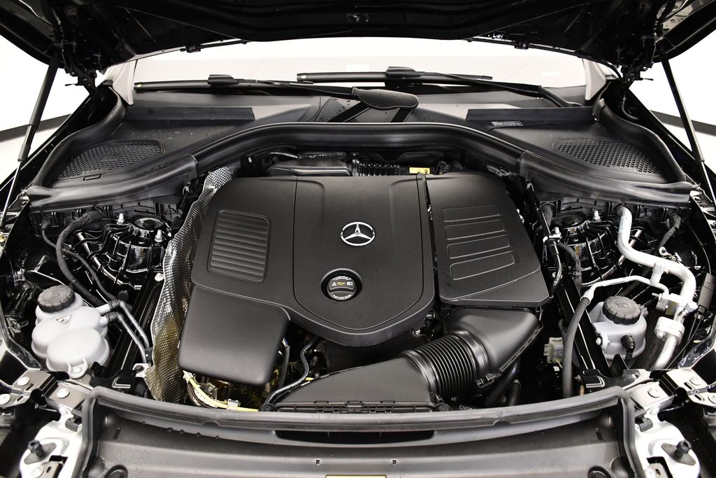 Thumbnail: 2025 Mercedes-Benz GLC - 11