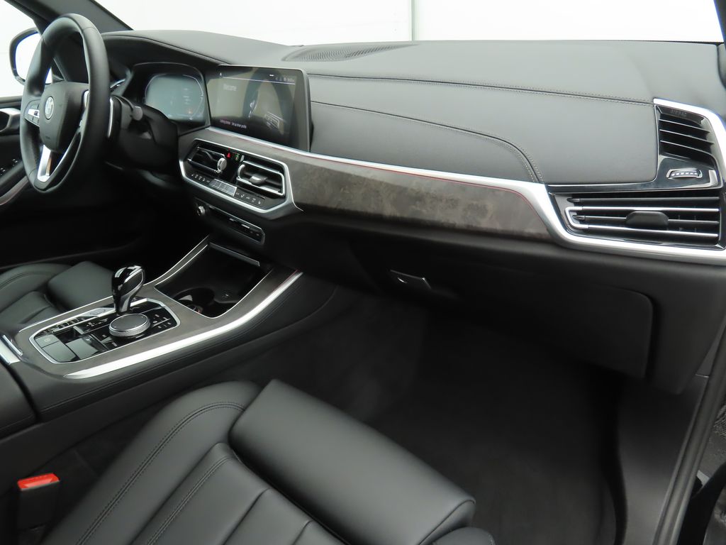 Thumbnail: 2022 BMW X5 - 17