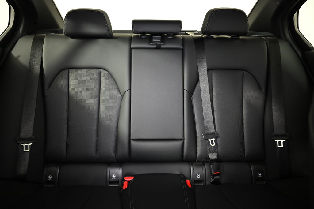 Thumbnail: 2024 BMW 3 Series - 25