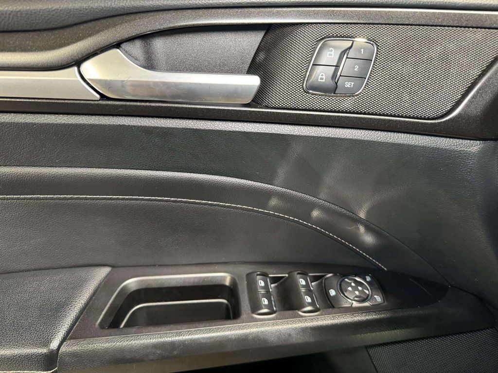 Used 2017 Shadow Black Ford Titanium image 9