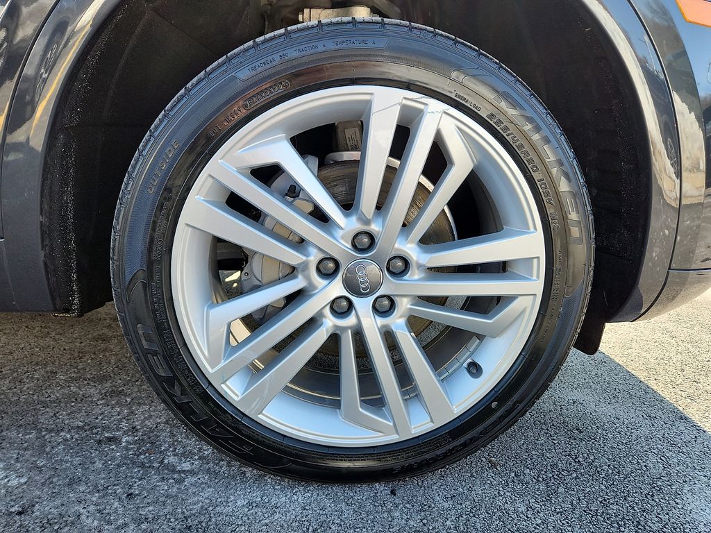 Thumbnail: 2019 Audi Q5 - 8