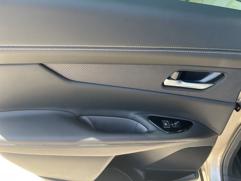 2025 Champagne Silver Metallic Nissan Murano SL AWD SUV