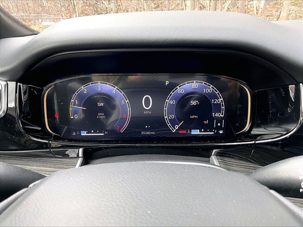 2022 Jeep Wagoneer — photo 25