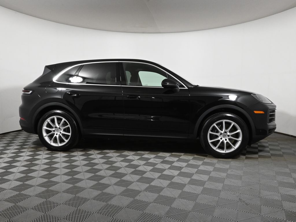 Thumbnail: 2024 Porsche Cayenne - 8
